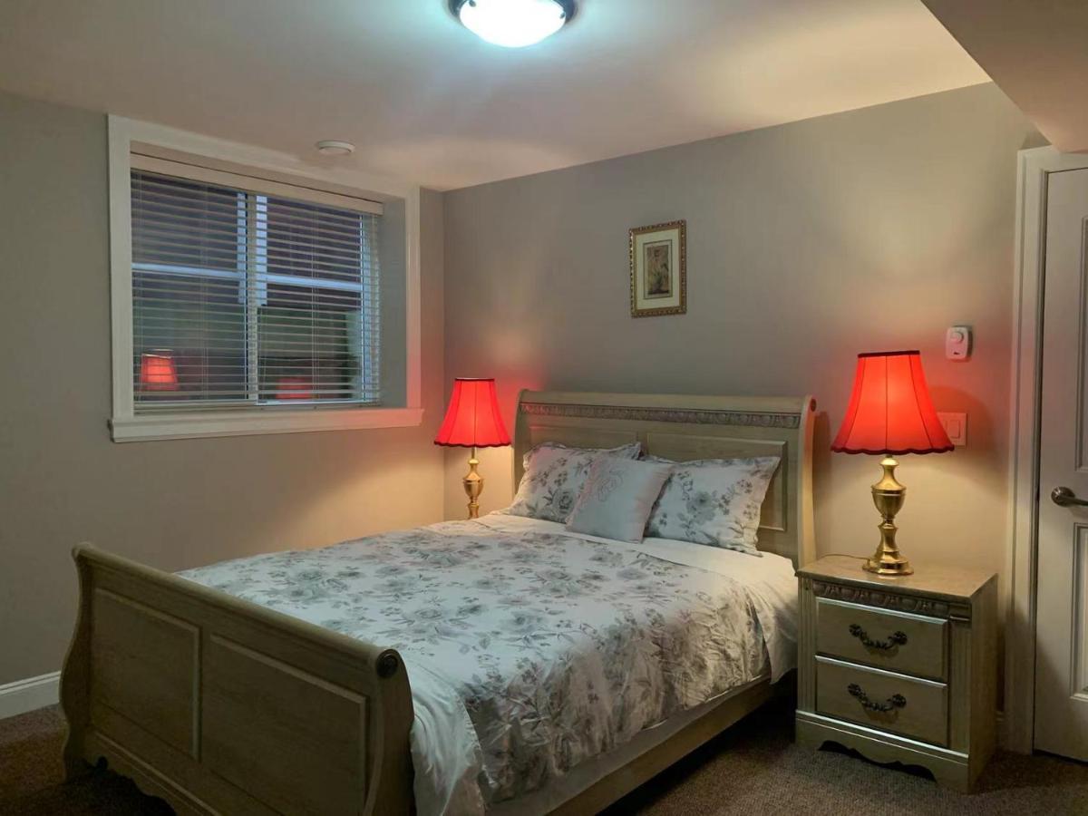 Mae Sweet Home Surrey Luaran gambar