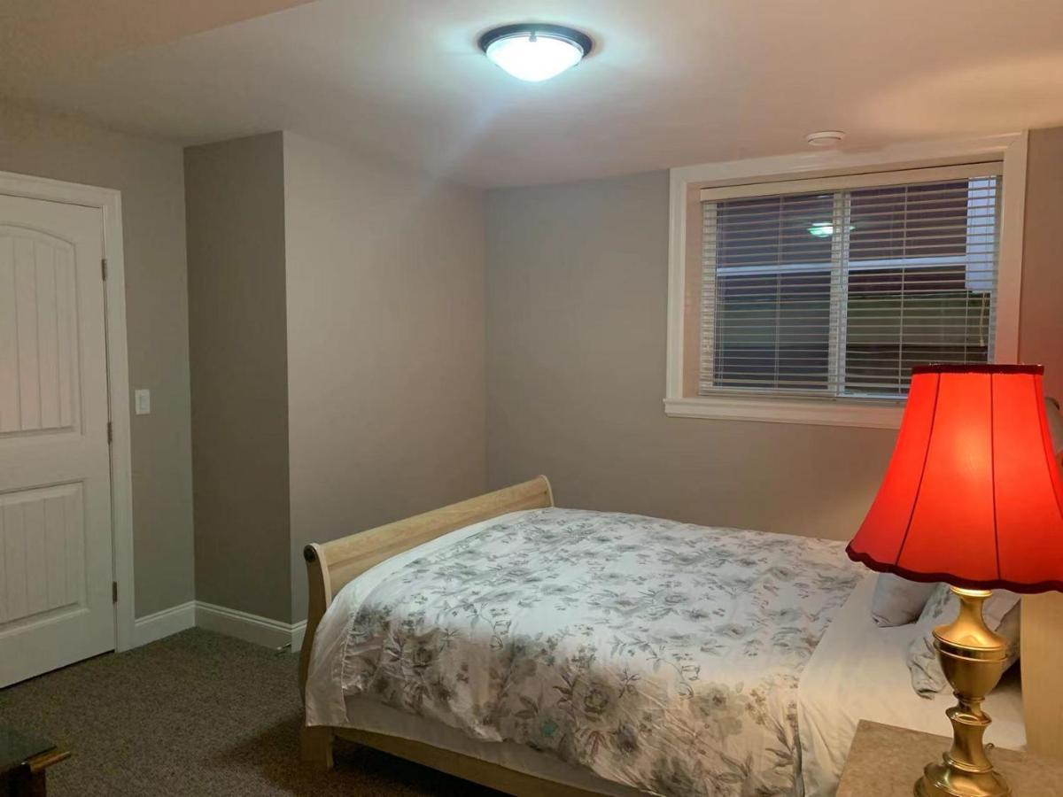 Mae Sweet Home Surrey Luaran gambar