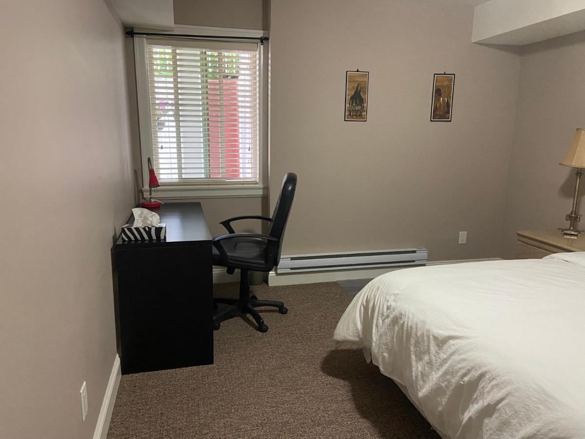 Mae Sweet Home Surrey Luaran gambar