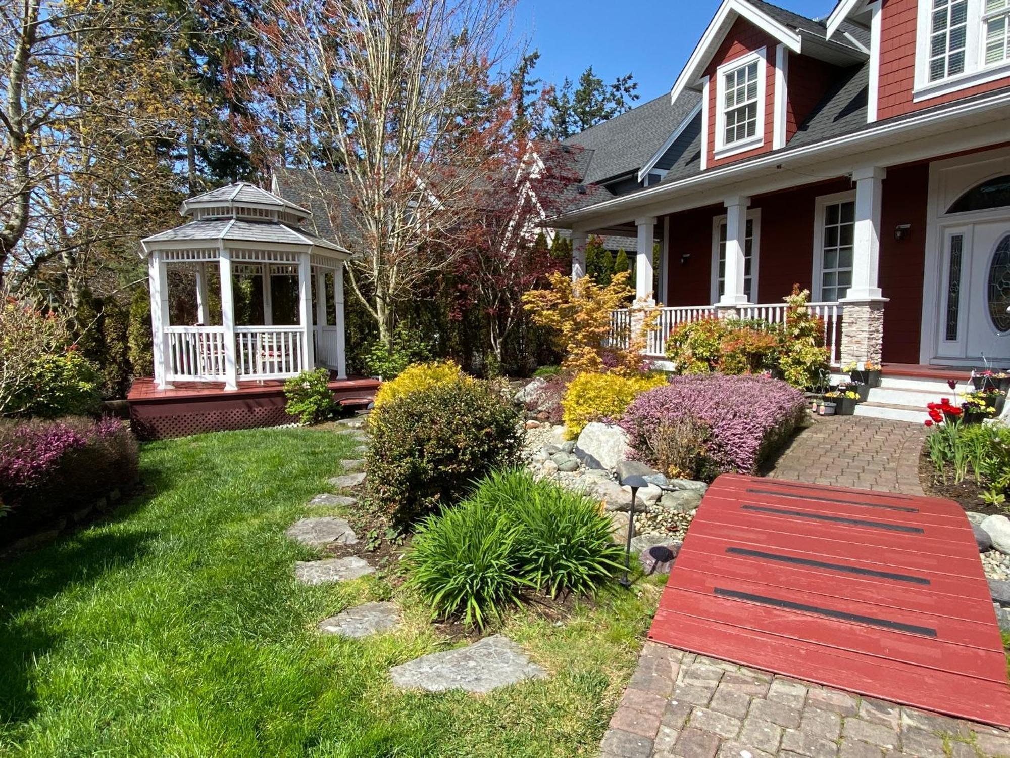 Mae Sweet Home Surrey Luaran gambar