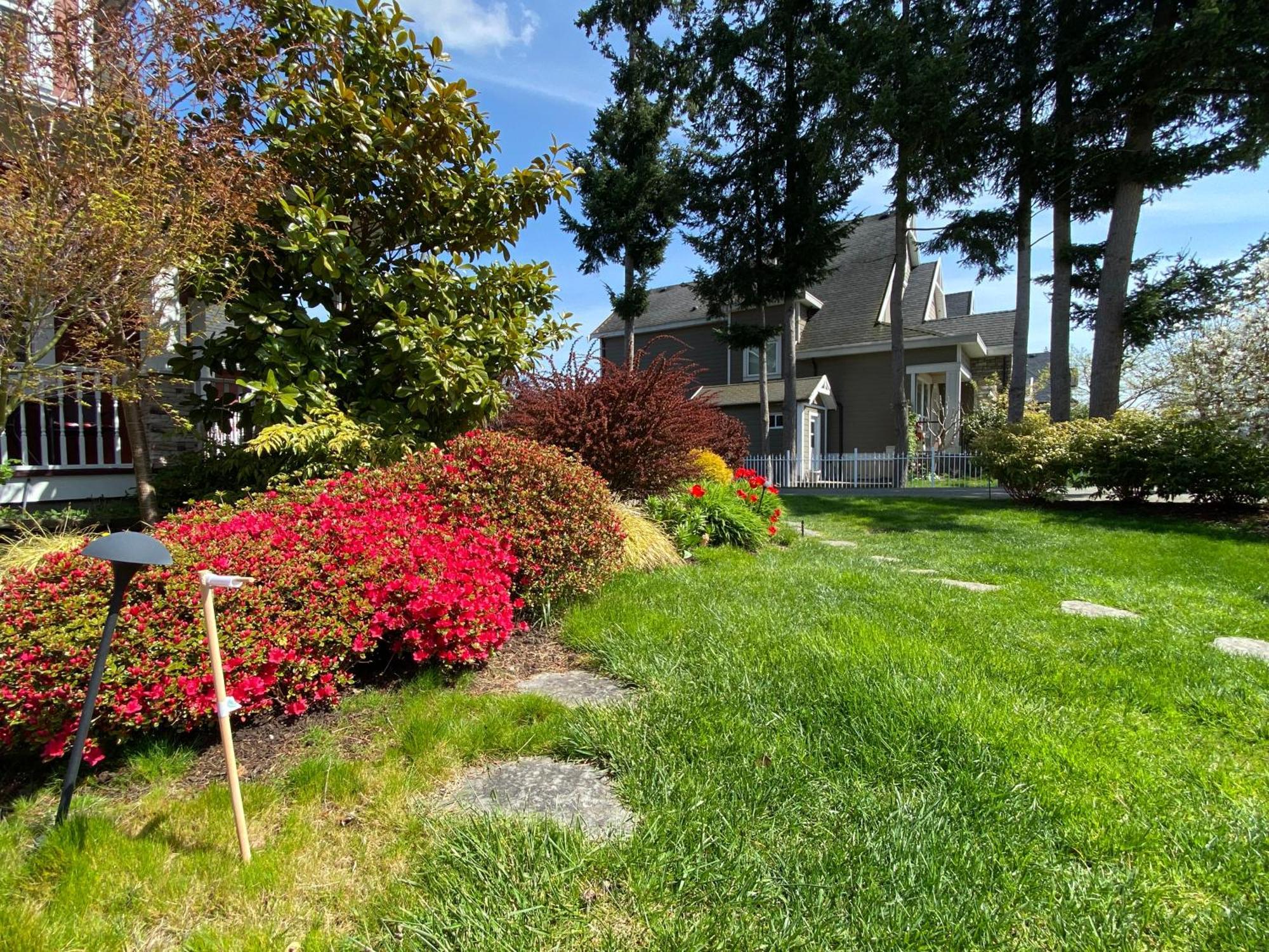 Mae Sweet Home Surrey Luaran gambar