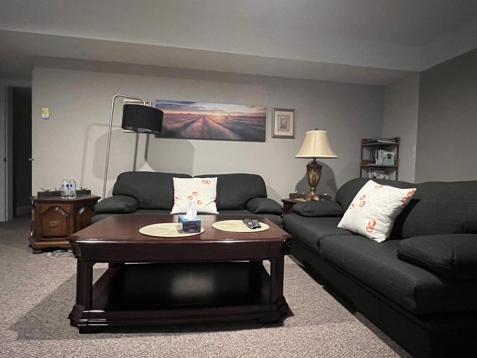 Mae Sweet Home Surrey Luaran gambar