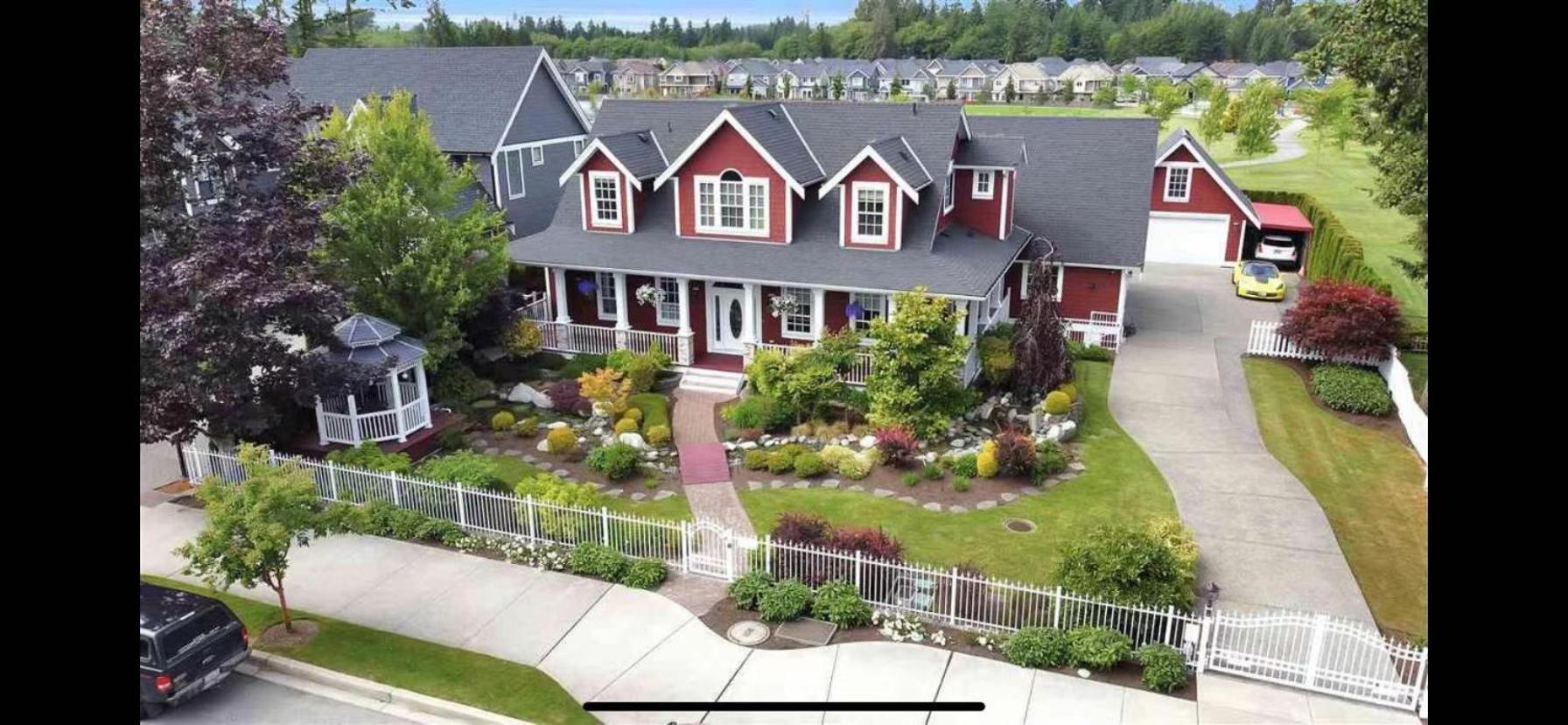 Mae Sweet Home Surrey Luaran gambar